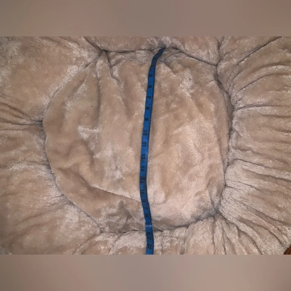 Preloved 32” Dog Bed